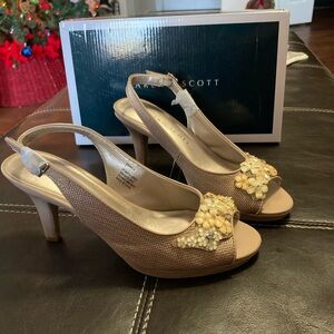 NWT Karen Scott Elegant Brown Slingback Open Toe Heels